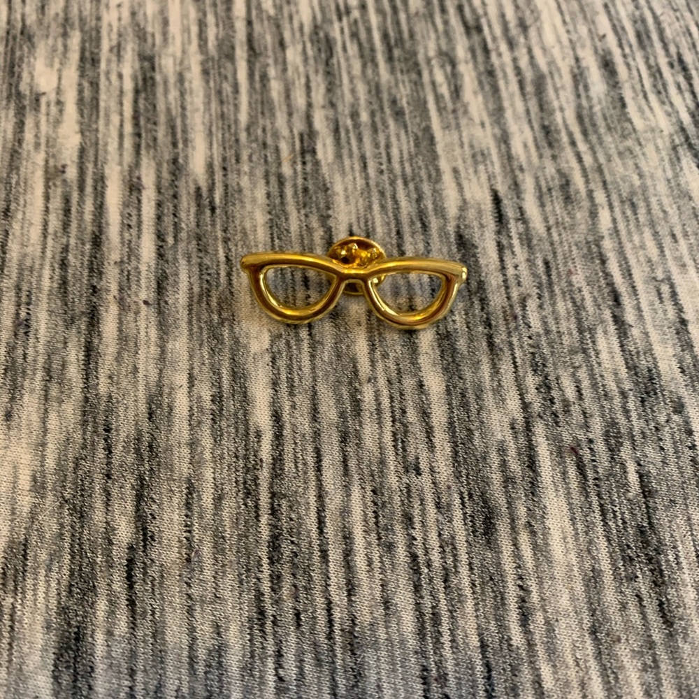 Gold Tone Glasses Pin